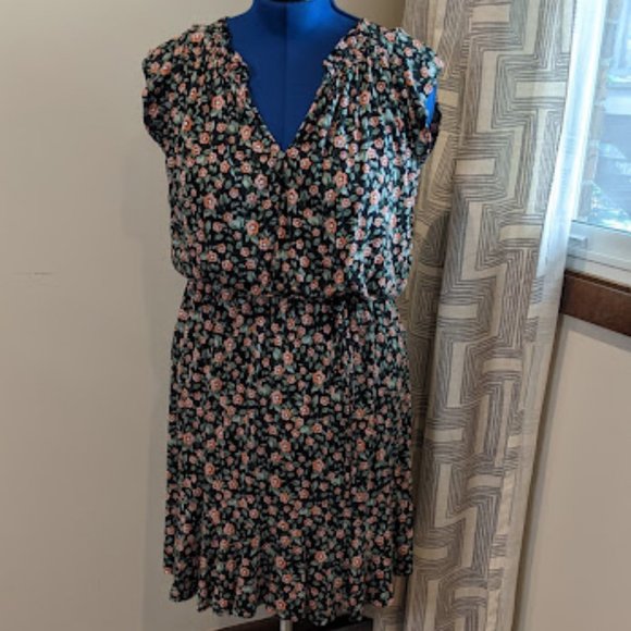 LOFT Dress - Picture 1 of 7